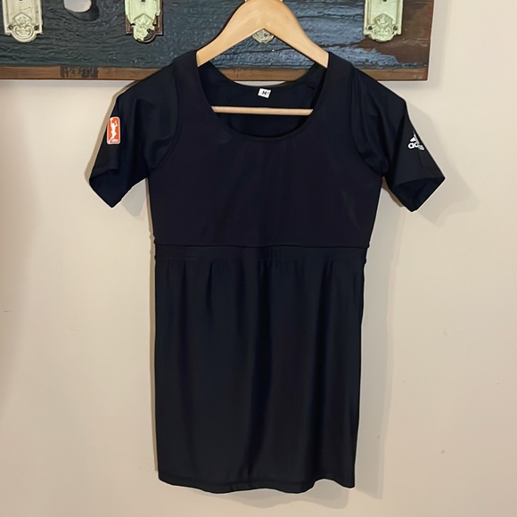 WNBA Adidas Team Issued TechFit Performance Top Size Medium - Picture 8 of 16